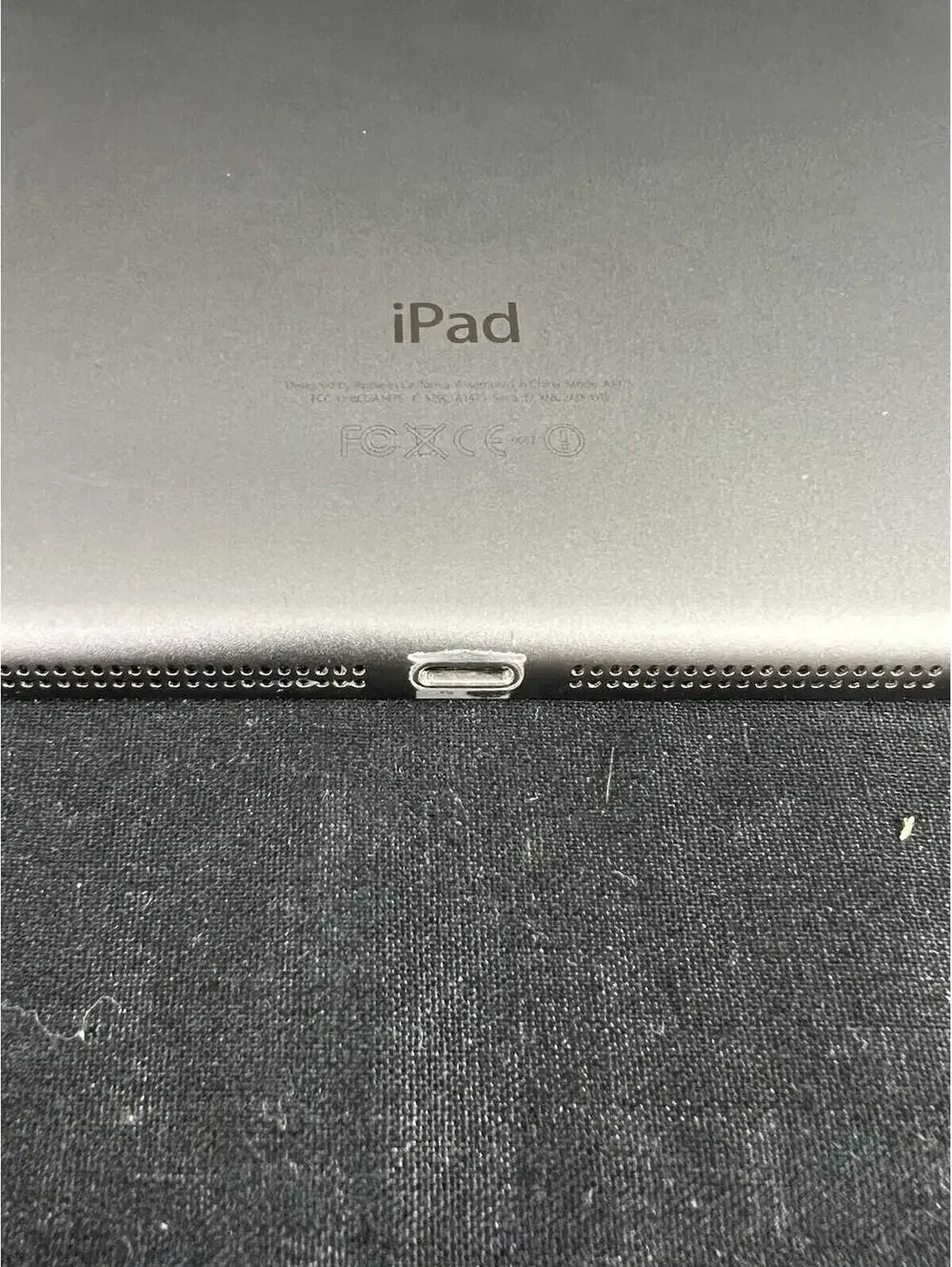Apple iPad Air 1st Gen A1475 ME993LL/B 16GB Wi-Fi 9.7in - Gray